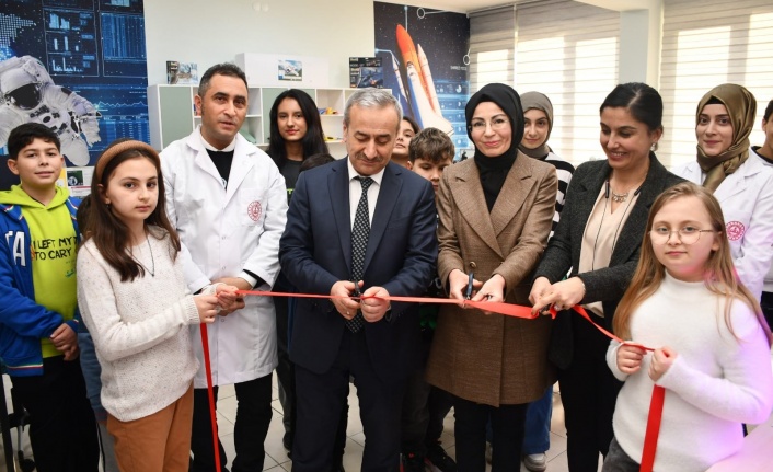 Karabük Bilim Sanat Merkezinde Astronomi, Havacılık ve Uzay Atölyesinin Açılışı Gerçekleştirildi