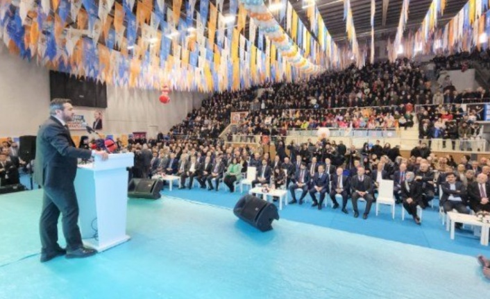 AK Parti'nin aday tanıtım toplantısı yoğun katılımla gerçekleşti