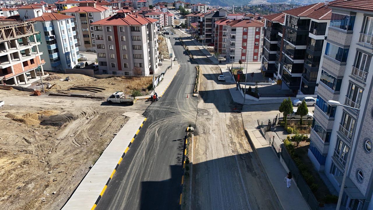 Karabük’te 5000 Evler Mahallesi Modernleşiyor Asfalt ve Kaldırım Yenileme Çalışmaları Başladı”