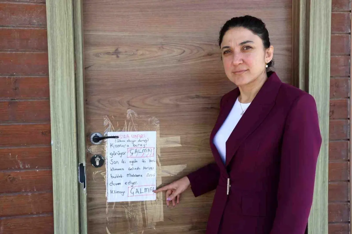 Hatay'daki Kütüphanede Hırsızlık Şoku: İki Ayda İki Kez Girildi, Zarar 120 Bin TL