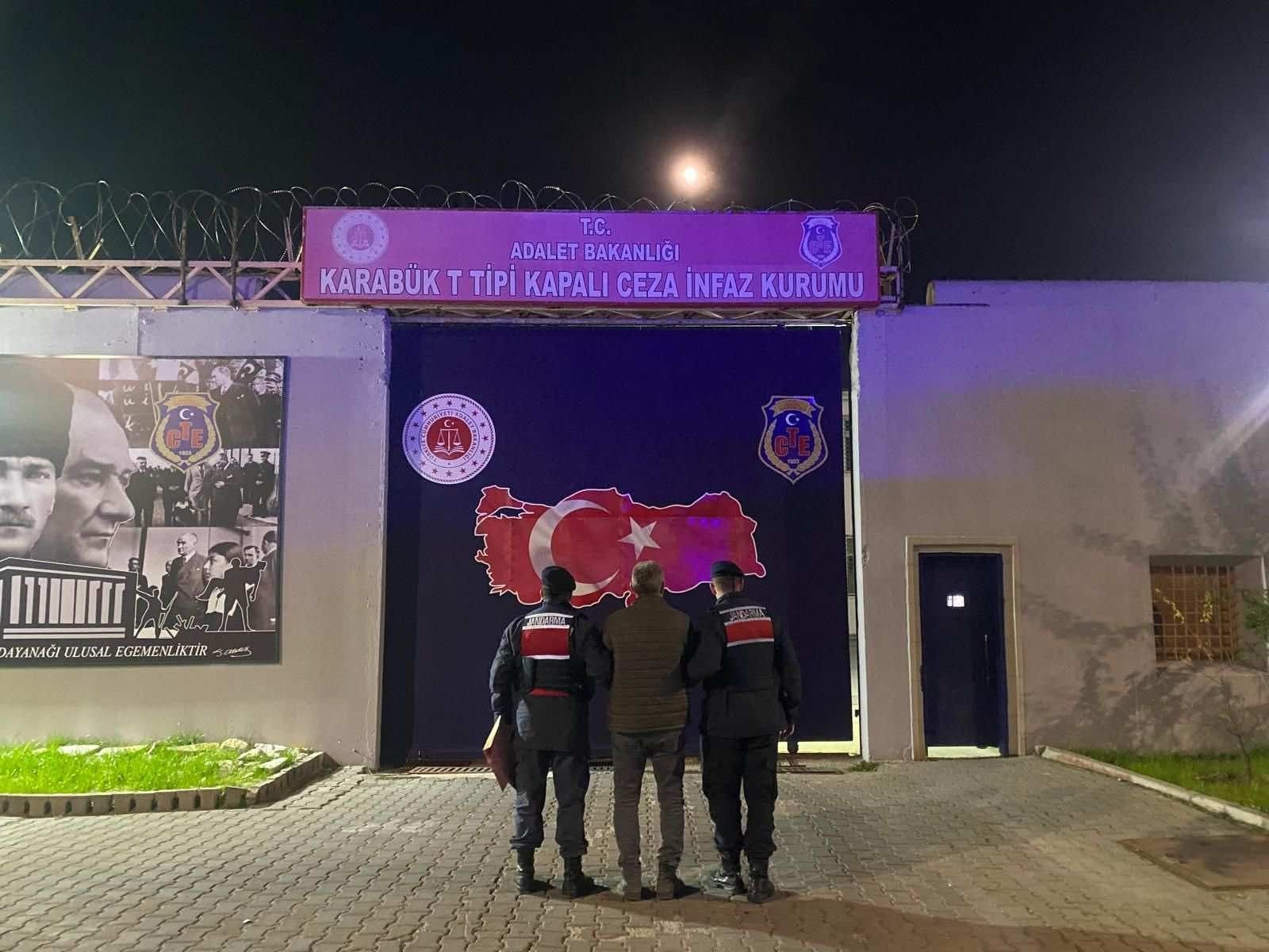 Karabük'te Firari Hükümlü Yakalandı: 12 Ayrı Suçtan 29 Yıl Hapis Cezası