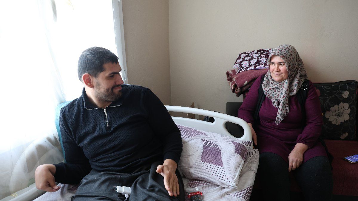 24 Yıl Önceki Kaza: Boynuna Batan Tel Sonrası Yatağa Mahkum Olan Okan'ın Yaşam Savaşı