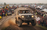 TOZ DUMAN İÇİNDE BİR İLK: YENİCE OFF-ROAD FESTİVALİ'NDE ADRENALİN ZİRVEYE ÇIKTI!