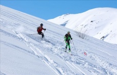 Gençler ve büyükler Davraz'da buluşuyor