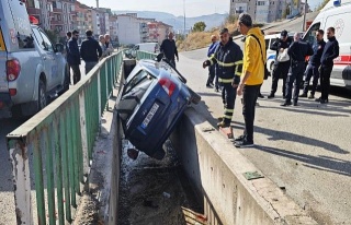 Karabük'te otomobil sulama kanalına düştü, sürücü...