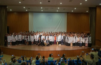 Karabük Üniversitesi Tıp Fakültesinde Önlük Giyme Töreni Düzenlendi 