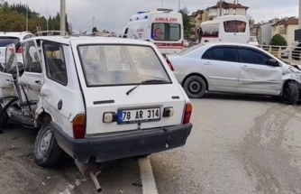 Karabük'te İki Ayrı Kaza: 3 Yaralı Hastaneye Kaldırıldı