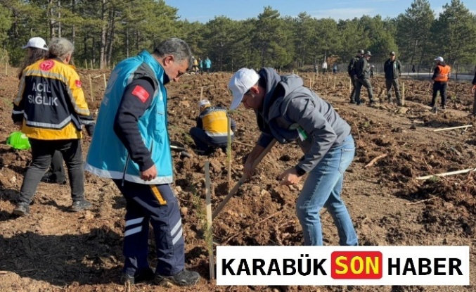 Karabük İl Sağlık Müdürlüğü Ekipleri, Millî Ağaçlandırma Günü'nde Fidan Dikti